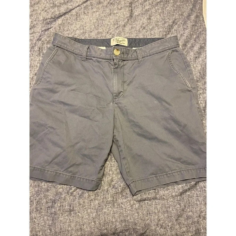 PENGUIN BY MUNSINGWEAR CHINCO SHORTS - MENS - SIZE 34- GRAY - GOOD CONDITION